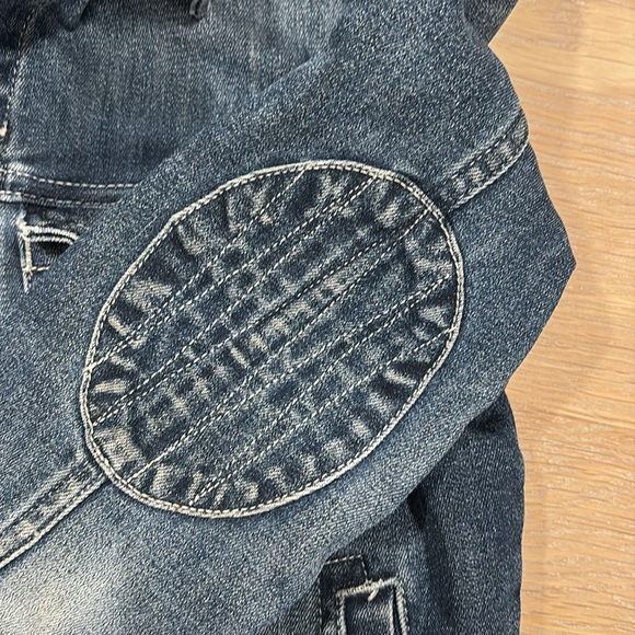 Adorable Gap jean jacket - M - Picture 3 of 4